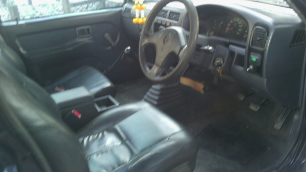 Nissan บิ็กเอ็ม จอโค้ง ปี 1996