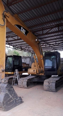 ขายCAT320C  รถสวย จัดเอกสารเล่มทะเบียนพร้อมโอน((เจ้าของขายเอง)) รถผลิตประเทศญี่ปุ่นสีเดิมๆสวยจัด  12000ชั่วโมง