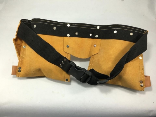 ขายกระเป๋าหนังเครื่องมือช่างKing Eagle Made in Taiwan.