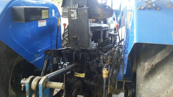 ขายรถไถ FORD NEWHOLLAND  75 แรงม้า 2 เพลา ใบมีดดันหน้า 7 จาน ราคา 750000