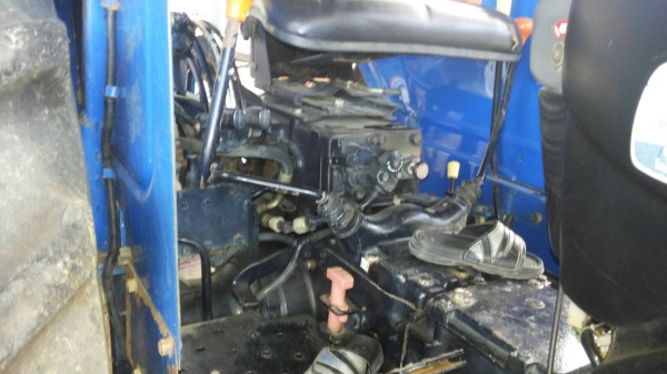 ขายรถไถ FORD NEWHOLLAND  75 แรงม้า 2 เพลา ใบมีดดันหน้า 7 จาน ราคา 750000