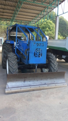 ขายรถไถ FORD NEWHOLLAND  75 แรงม้า 2 เพลา ใบมีดดันหน้า 7 จาน ราคา 750000