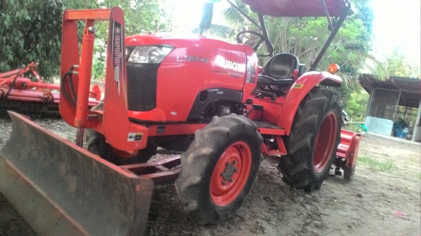 รถไถ คูโบต้า 36 แรงม้า รถสวน สีเดิม 1,1xx ชั่วโมง อุปกรณ์2ชิ้น