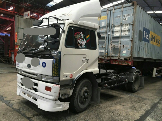 6 ล้อหัวลากนิสสัน