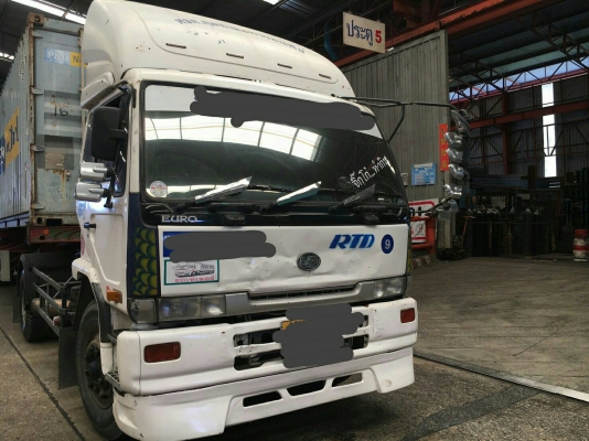 6 ล้อหัวลากนิสสัน