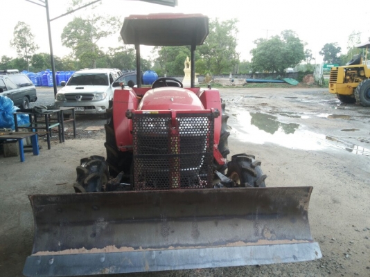 รถแทรกเตอร์ยันม่าร์