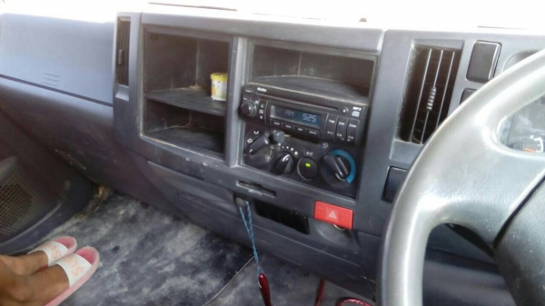 ขายรถบรรทุก 6 ล้อโม่ปูน HINO FC9J 175 แรงม้าปี 2555 มี 3 คันโม่ 3 คิว ราคาคันละ 1200000 ขายรถบรรทุก 6 ล้อโม่ปูน HINO FC9J 175 แรงม้าปี 2555 มี 3 คันโม่ 3 คิว ราคาคันละ 1200000