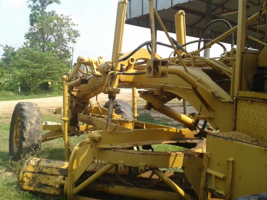 ขายรถเกรด KOMATSU GD37-6H ระบบไฮดรอริคทั้งคัน สภาพพร้อมใช้งาน เอกสารสัญญาซื้อขาย