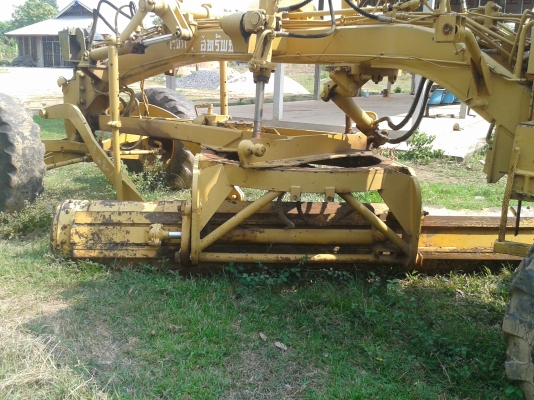 ขายรถเกรด KOMATSU GD37-6H ระบบไฮดรอริคทั้งคัน สภาพพร้อมใช้งาน เอกสารสัญญาซื้อขาย