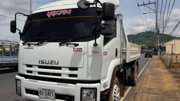 6ล้อดั้ม240แรงISUZU MP1FTR34 ปี56.ใช้น้อยมากไมล์แค่3หมื่นกิโลเอง...