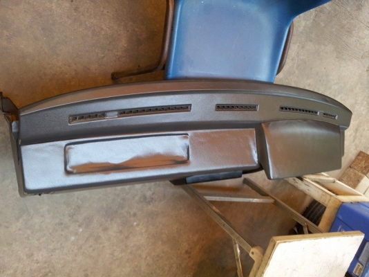 นวมคอนโซล Datsun 4WD รุ่นจอเหลี่ยม ไมล์ดีเซลTD27 A/T