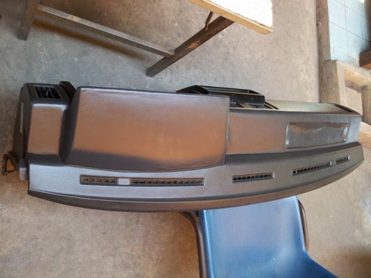 นวมคอนโซล Datsun 4WD รุ่นจอเหลี่ยม ไมล์ดีเซลTD27 A/T