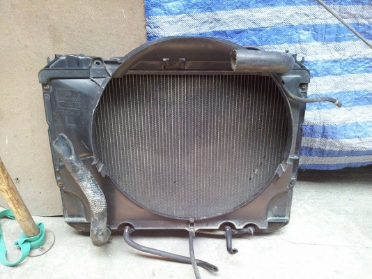 หม้อน้ำ NISSAN ดีเซล TD27 A/T แท้ญี่ปุ่น
