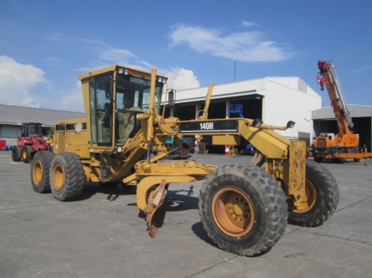 ขายรถเกรด นำเข้าจากอเมริกา รุ่น 140 H ซีเรียล 2ZK06044 ปี 2001