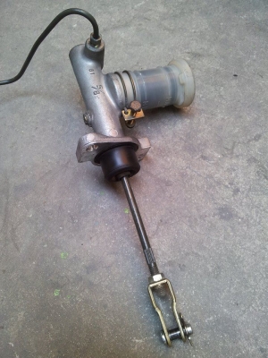 ชุดปั้มครัชบน NISSAN NABCO JAPAN  แท้ญี่ปุ่น