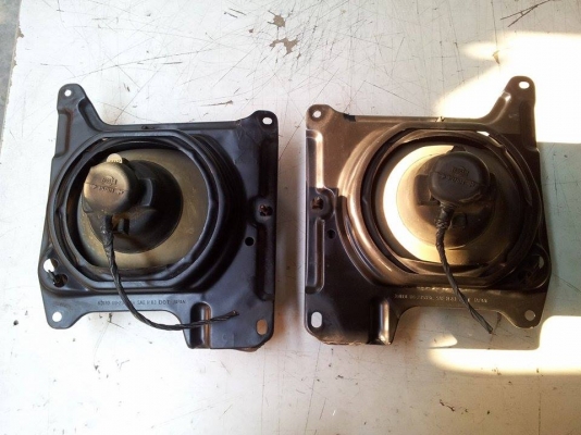 โคมดวงไฟหน้า Datsun รุ่นตาเล็ก แท้ญี่ปุ่น KOITO สวยไม่แตกร้าว โคมดวงไฟหน้า Datsun รุ่นตาเล็ก แท้ญี่ปุ่น KOITO สวยไม่แตกร้าว