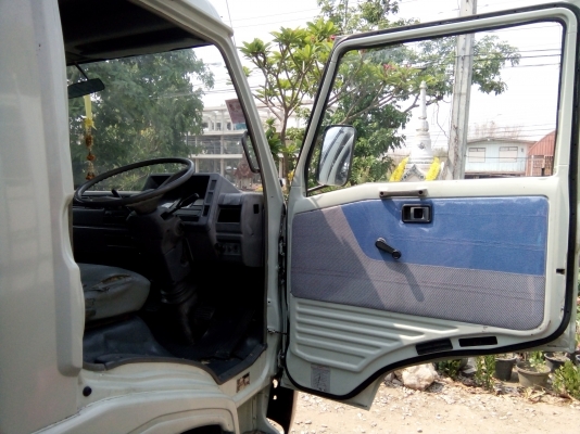 ขายรถหกล้อ ราคาถูก ติดต่อ 0810371003