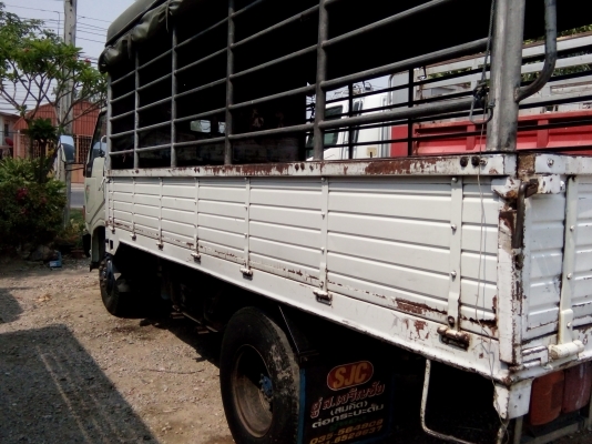 ขายรถหกล้อ ราคาถูก ติดต่อ 0810371003