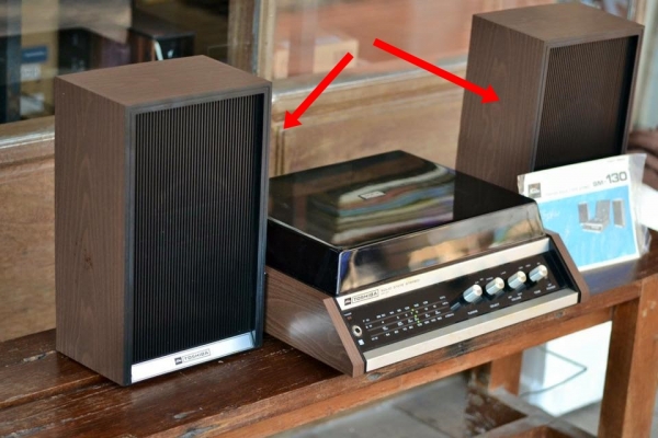 ลำโพง TOSHIBA ใช้คู่กับที่เล่นแผ่นเสียง TOSHIBA SM-130
