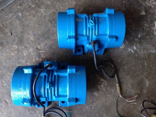 ขายมอเตอร์สั่น-เขย่า Tokyo Vibrating motor ขนาด 3/4HP. 2900rpm. สภาพสวยเดิมๆ ทำสีใหม่ วิ่งนิ่ม สั่นแ