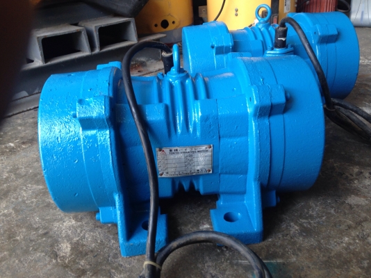ขายมอเตอร์สั่น-เขย่า Tokyo Vibrating motor ขนาด 3/4HP. 2900rpm. สภาพสวยเดิมๆ ทำสีใหม่ วิ่งนิ่ม สั่นแ