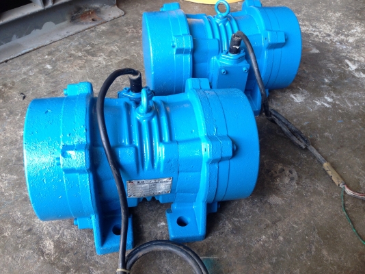 ขายมอเตอร์สั่น-เขย่า Tokyo Vibrating motor ขนาด 3/4HP. 2900rpm. สภาพสวยเดิมๆ ทำสีใหม่ วิ่งนิ่ม สั่นแ