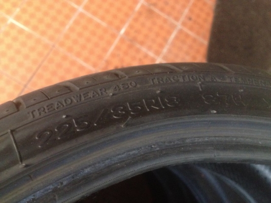 ยาง นันกัง 225 35 18 ปี15 สภาพสวยดอกเต็มชุดละ