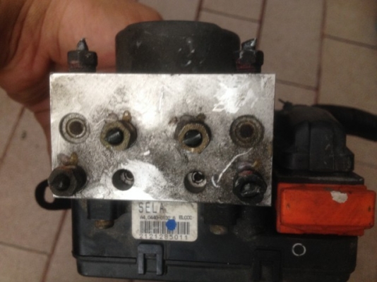 ปั้ม ABS HONDA CITY เเมงสาปเก่าญี่ปุ่นสภาพดี ปั้ม ABS HONDA CITY เเมงสาปเก่าญี่ปุ่นสภาพดี