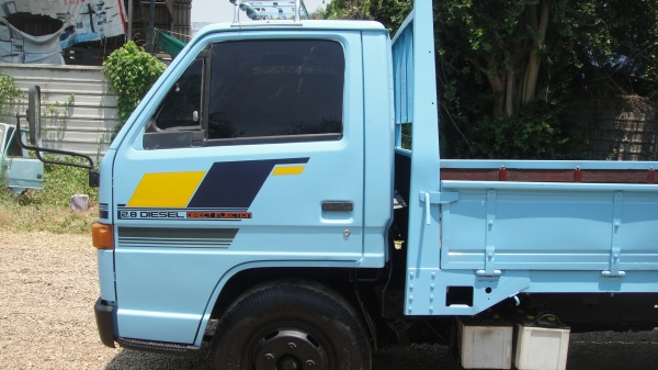 ดาวน์ 75000 ISUZU NKR รถห้างแท้ คัลฃีNKR58LU5M เครื่อง 4BE1(110แรง)เครื่องแน่น คัสฃีสวย เพาเวอร์ ทะเบียนพร้อม