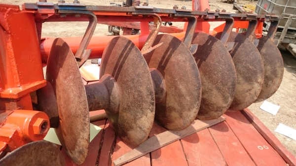 ขายผาน 6*24.  LCS. โครงใหญ่ผานหนัก ทำสีใหม่  ใช้กับรถ47-60 แรง