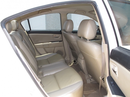 MAZDA 3 ปี 2010 ติด LPG ออกรถ 15,000 บาท