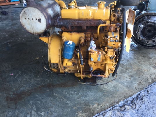 ขายเครื่องแบ็คโฮ 3สูบ ยี่ห้อ โคมัสสุ(KOMATSU)เก่าญี่ปุ่นรุ่น 3D94-2 สำหรับใส่ pc40 สภาพสวยมากๆ