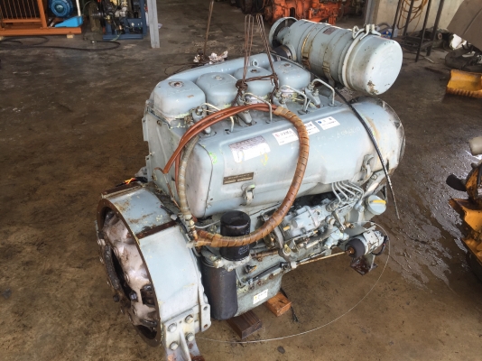 ขายเครื่อง ดอยซ์(DEUTZ) 4สูบเก่าญี่ปุ่นรุ่น F4L 912 สภาพสวยมากๆ