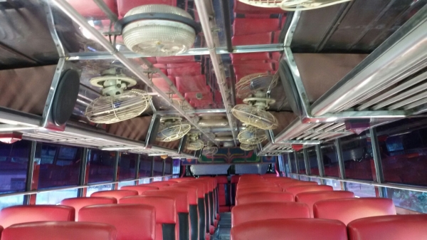 ขายรถบัสพัดลมนิสสัน12เมตรพร้อมใช้พร้อมโอนราคา280000บาท