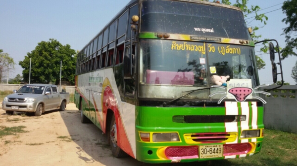 ขายรถบัสพัดลมนิสสัน12เมตรพร้อมใช้พร้อมโอนราคา280000บาท