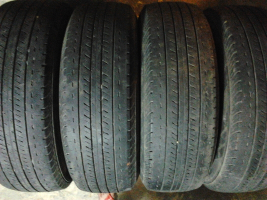 ยางบริสโตน 215/70/15ปี11 ชุด1500บาท