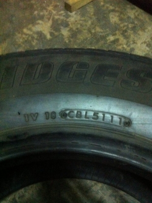 ยางบริสโตน 215/70/15ปี11 ชุด1500บาท