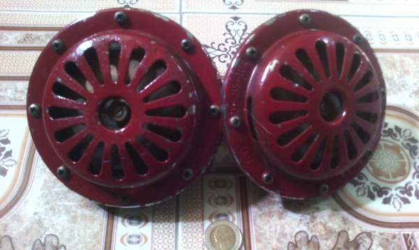 แตรBenzโบราณและอะไหล่รถเยอรมันแท้ พร้อมใช้