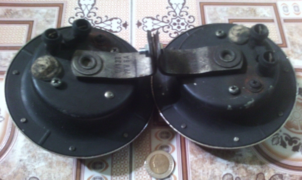 แตรBenzโบราณและอะไหล่รถเยอรมันแท้ พร้อมใช้