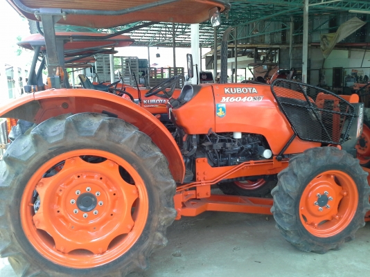 ขาย แทรกเตอร์ KUBOTA M6040