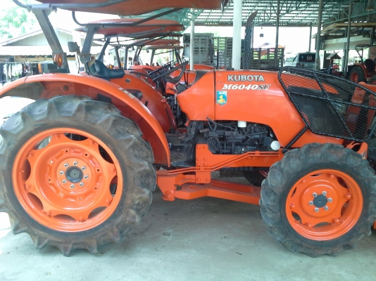 ขาย แทรกเตอร์ KUBOTA M6040