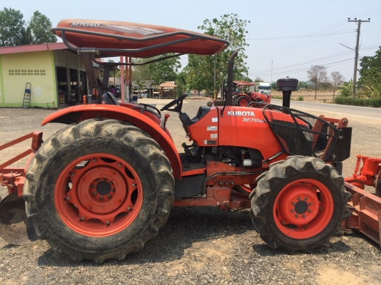 ขาย แทรกเตอร์ KUBOTA M7040 ถูกๆ สวยๆ ราคาโทรมาสอบถามได้คับ