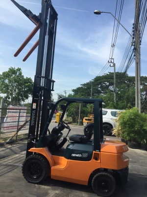 ขาย ฟอล์คลิฟต์ 2.5 ตัน TOYOTA 7FD25 รถนอก ดีเซล เสา 4 เมตร งาฮิ้ง