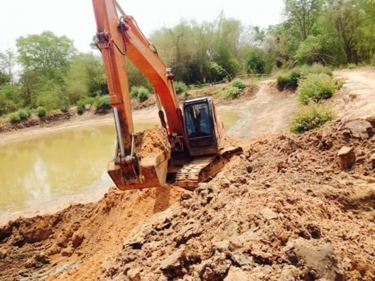 ขายรถแบคโค HITACHI ZX200-1 รถสวยสภาพดี ไฟฟ้าครบ แอร์เย็น เอกสารใบอินวอย สนใจโทร 090-8588220คุณนะ 093-3258446คุณบิว หรือเข้าดูสินค้าอื่นๆได้ที่ www.truck.in.th/498 หรือเพจFacebook ณรงค์ ซื้อขายรถมือสอง (เว็บไซต์ส่วนตัว) หรือFacebook คุณนะ รถบรรทุก