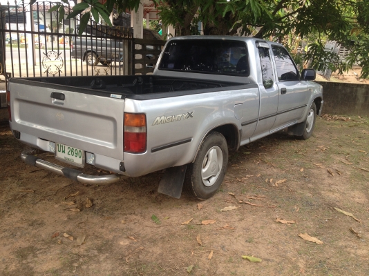 ขายรถกระบะ  toyota 2.5 GL ปี 40  สภาพพร้อมใช้