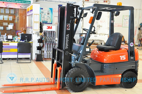 ขายรถโฟล์คลิฟท์มือสอง TOYOTA รุ่น 6FD15-11559 ราคา 265,000 บาท นำเข้าจากประเทศญี่ปุ่น 100\% ไม่เคยใช้งานในประเทศไทย