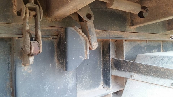 ขายลูกพ่วงดัมพ์สามมิตร 2 เพลา ปี 42 แชสซีสวย ยาง 70\% ทะเบียนพร้อม