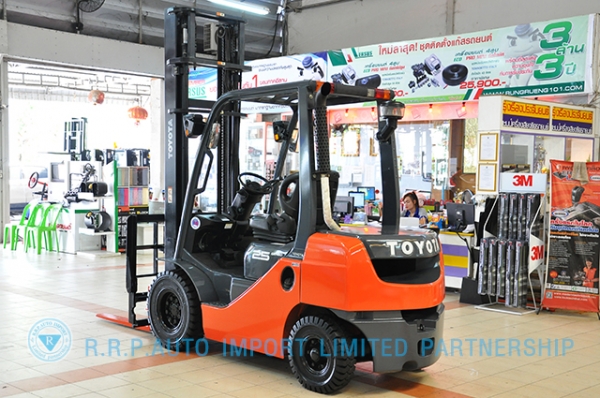 ขายรถโฟล์คลิฟท์มือสอง TOYOTA รุ่น 8FD25-35941 ราคา 590,000 บาท นำเข้าจากประเทศญี่ปุ่น 100\% ไม่เคยใช้งานในไทย