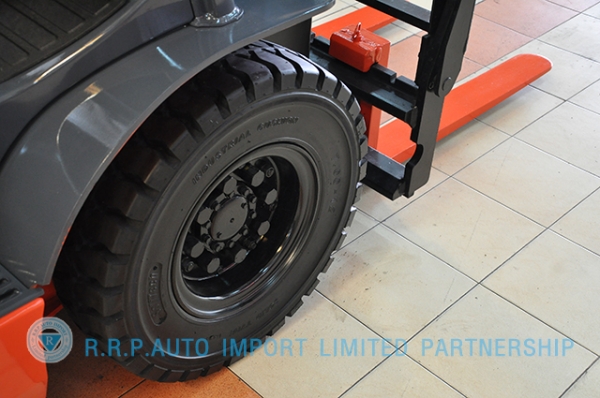 ขายรถโฟล์คลิฟท์มือสอง TOYOTA รุ่น 8FD25-35941 ราคา 590,000 บาท นำเข้าจากประเทศญี่ปุ่น 100\% ไม่เคยใช้งานในไทย