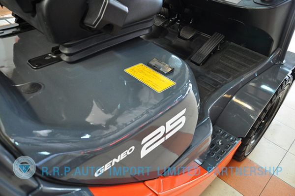 ขายรถโฟล์คลิฟท์มือสอง TOYOTA รุ่น 8FD25-35941 ราคา 590,000 บาท นำเข้าจากประเทศญี่ปุ่น 100\% ไม่เคยใช้งานในไทย